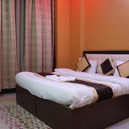 Hotel The Raj Palace Bharatpur Exterior photo