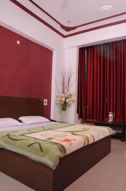 Hotel The Raj Palace Bharatpur Exterior photo